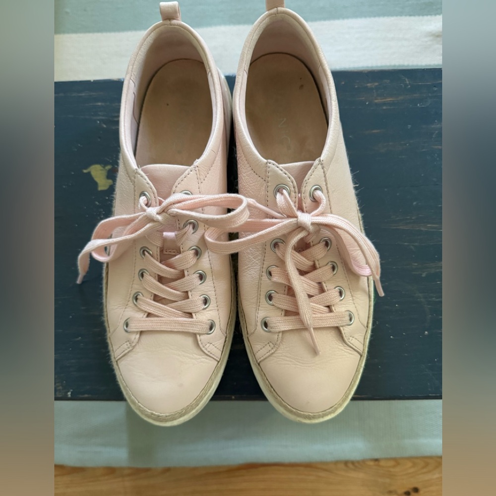 Vionic sneaker